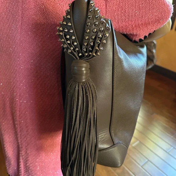 Gorgeous Christian Louboutin Eloise Tassel Hobo Shoulder Bag - Picture 4 of 16